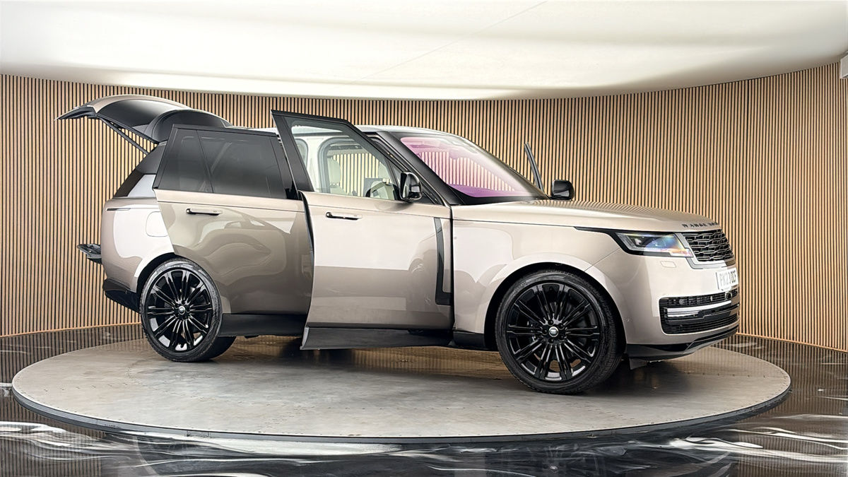 More views of Land Rover Range Rover