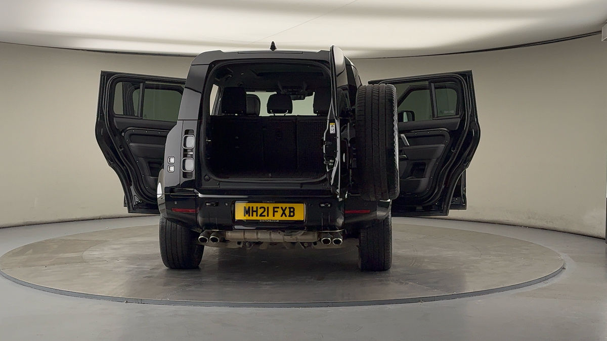 More views of Land Rover Defender 110