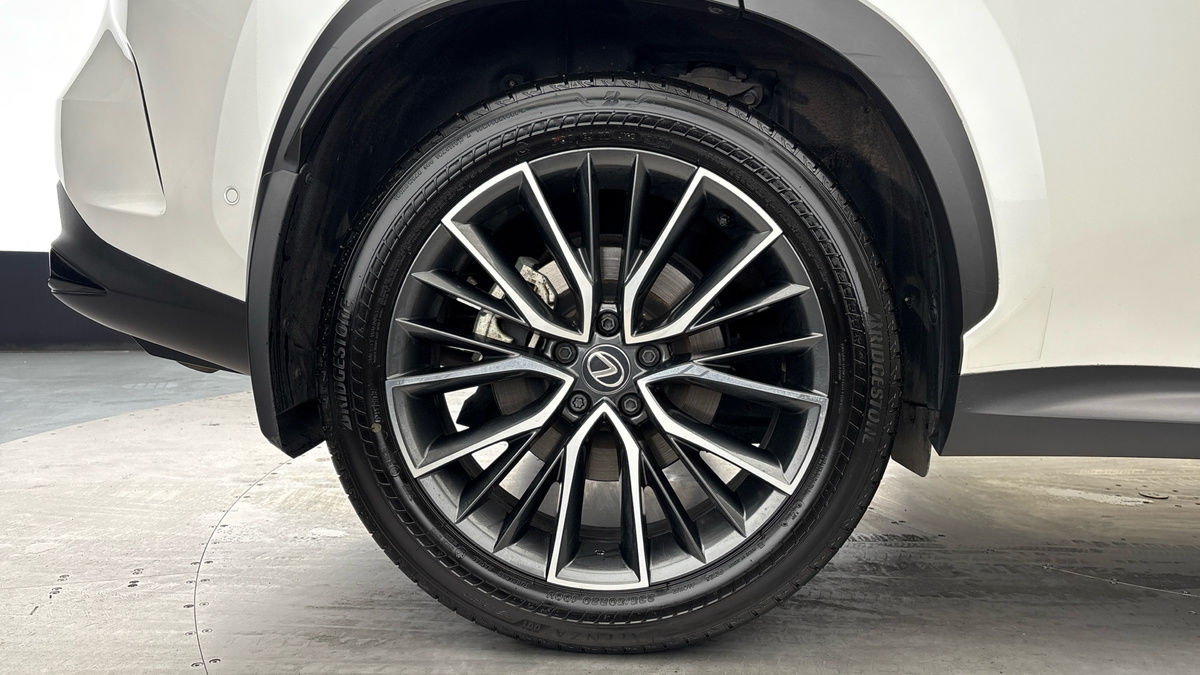 Lexus NX Image 10