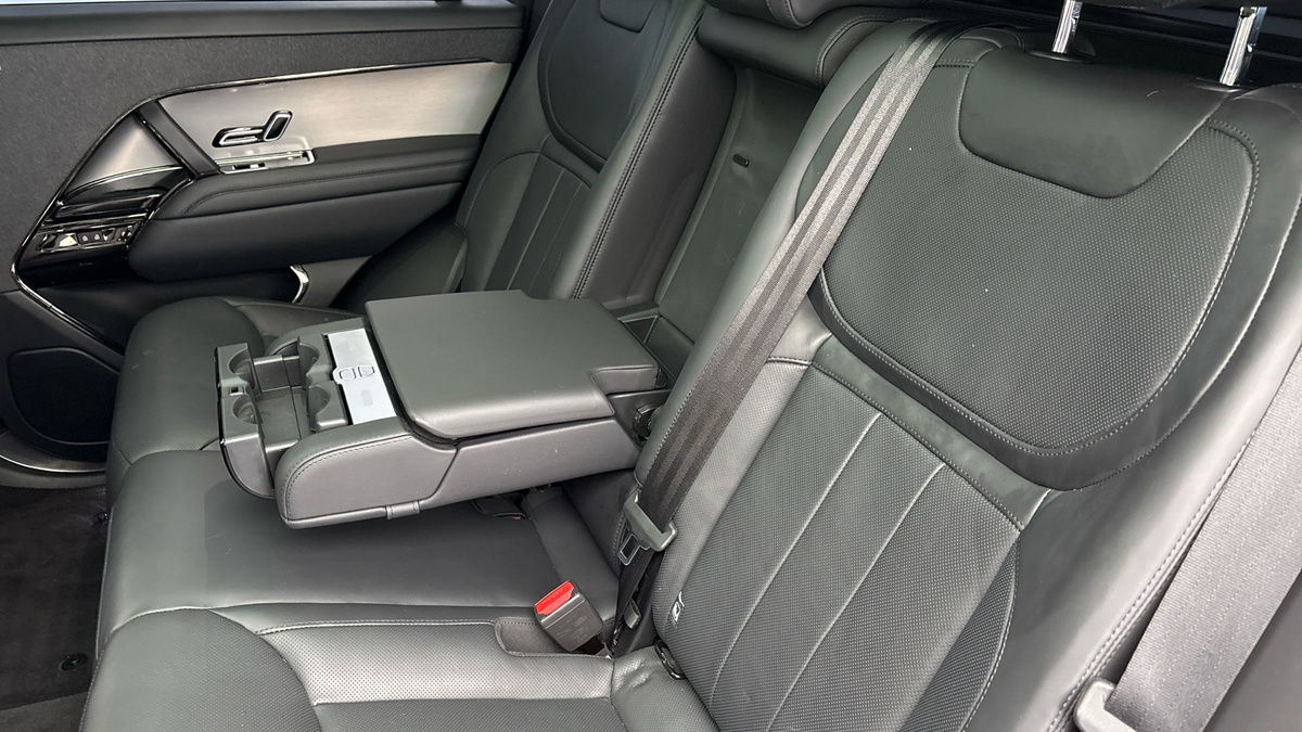 Land Rover Range Rover Sport Image 9