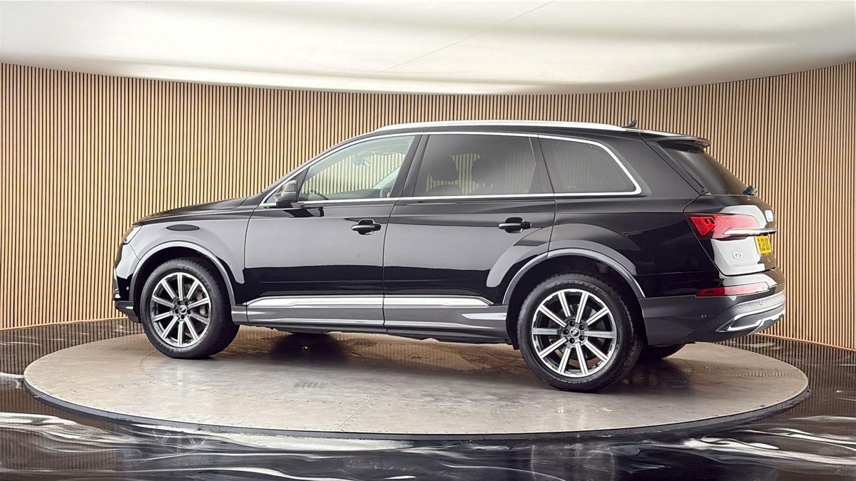 More views of Audi Q7