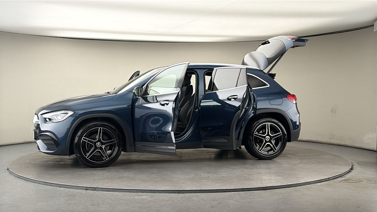 More views of Mercedes-Benz GLA