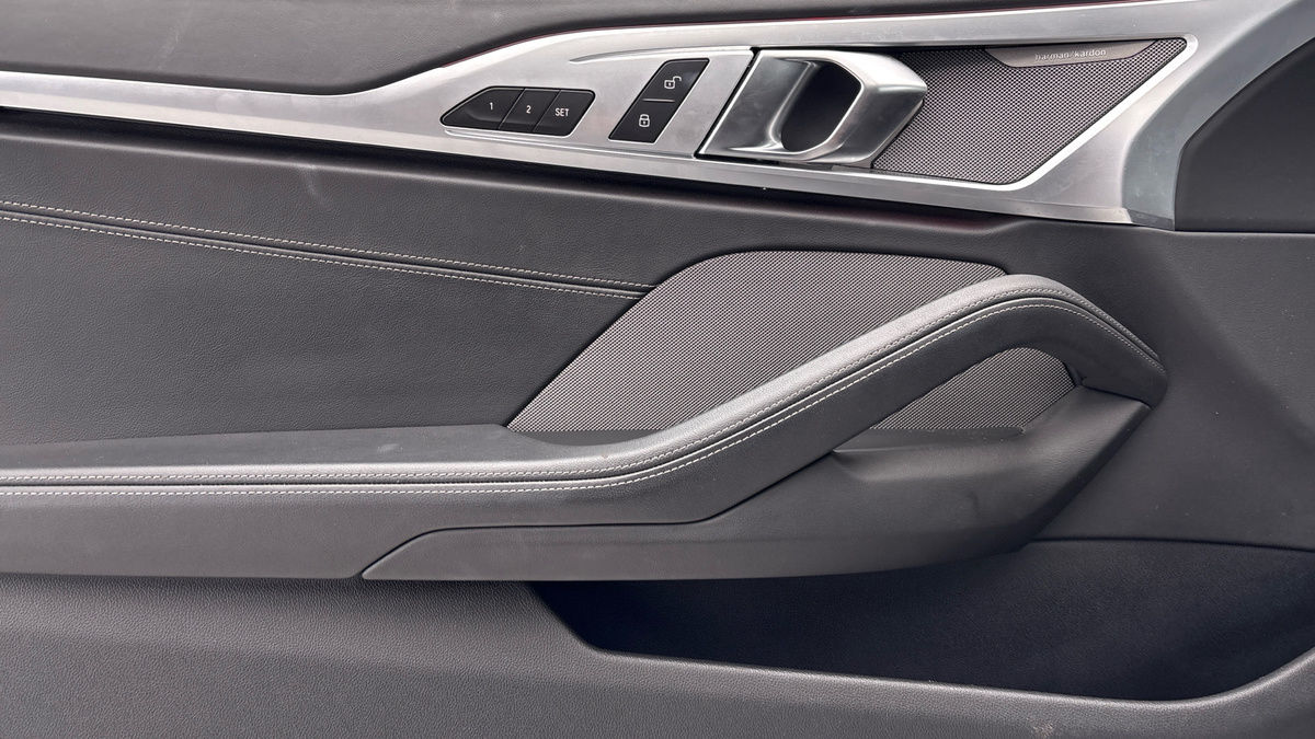 BMW 8 Series Image 19