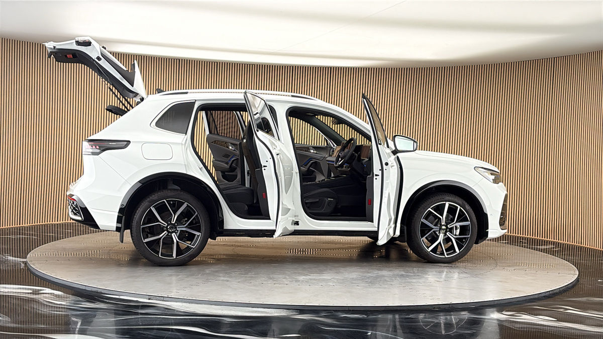 More views of Volkswagen Tiguan