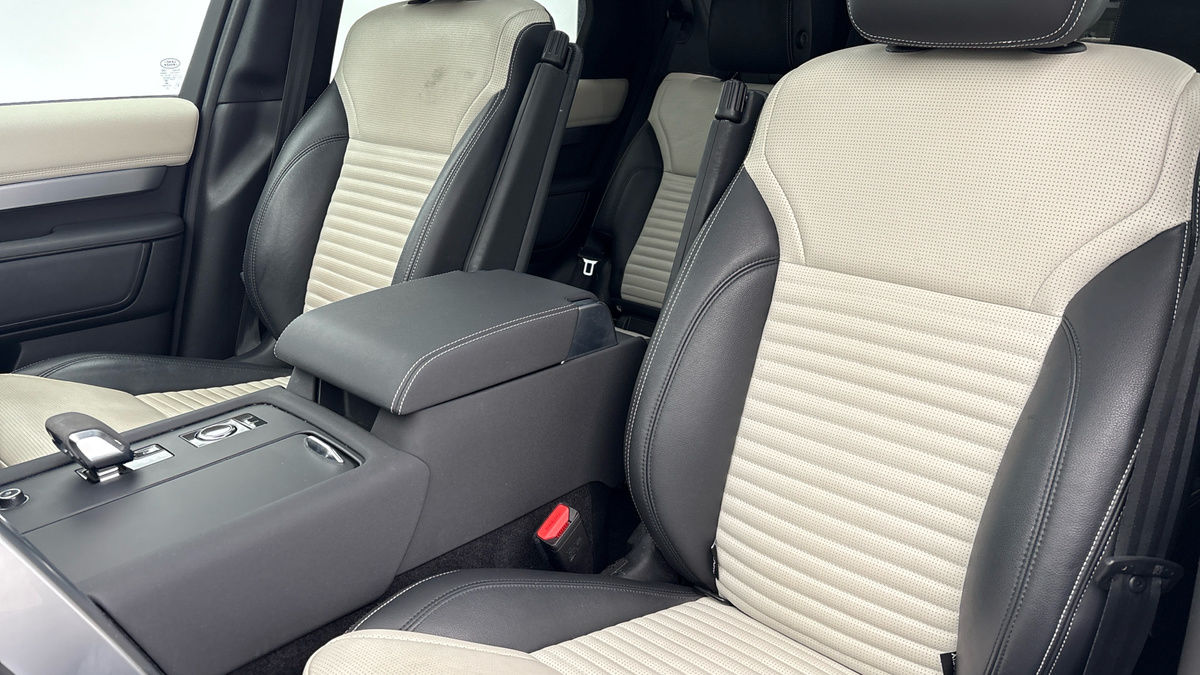 Land Rover Discovery Image 7