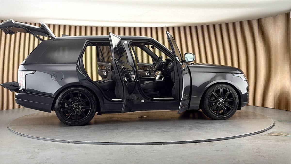 More views of Land Rover Range Rover