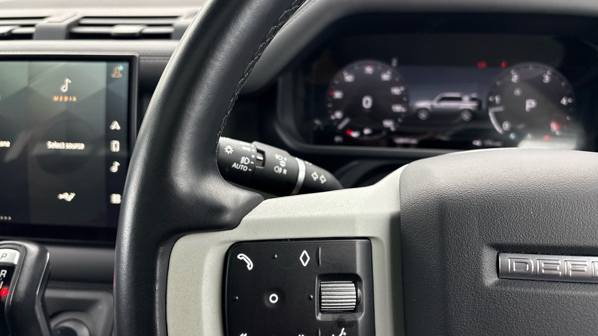 Land Rover Defender 110 Urban Image 13