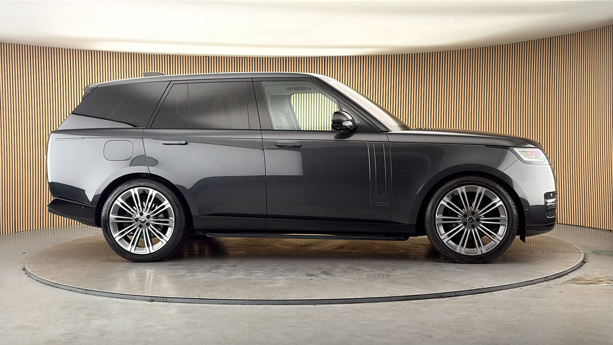 More views of Land Rover Range Rover