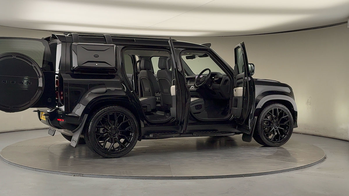 More views of Land Rover Defender 110