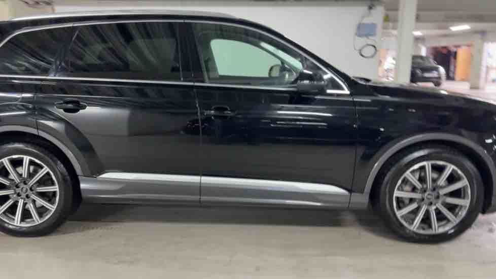 More views of Audi Q7