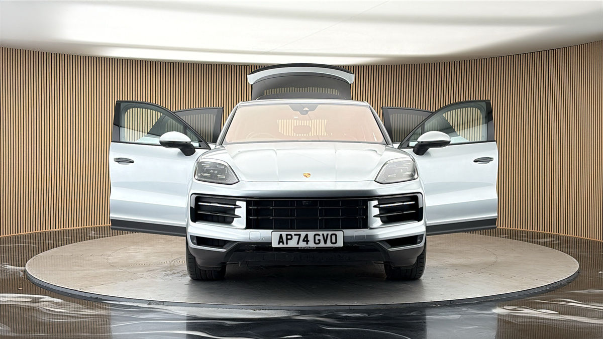 More views of Porsche Cayenne
