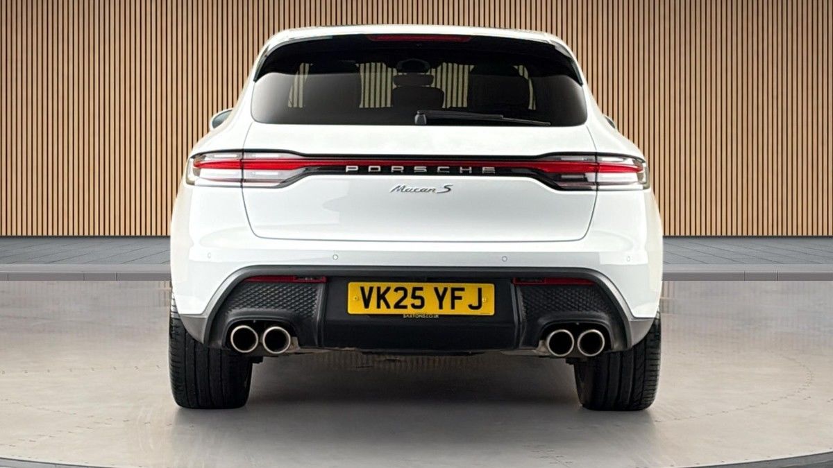 Porsche Macan Image 4