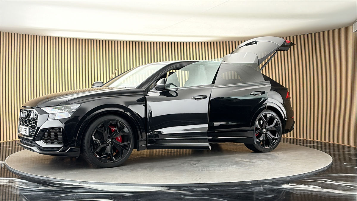 More views of Audi RSQ8