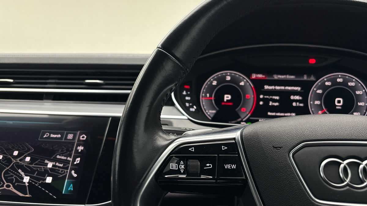 Audi A8 Image 13