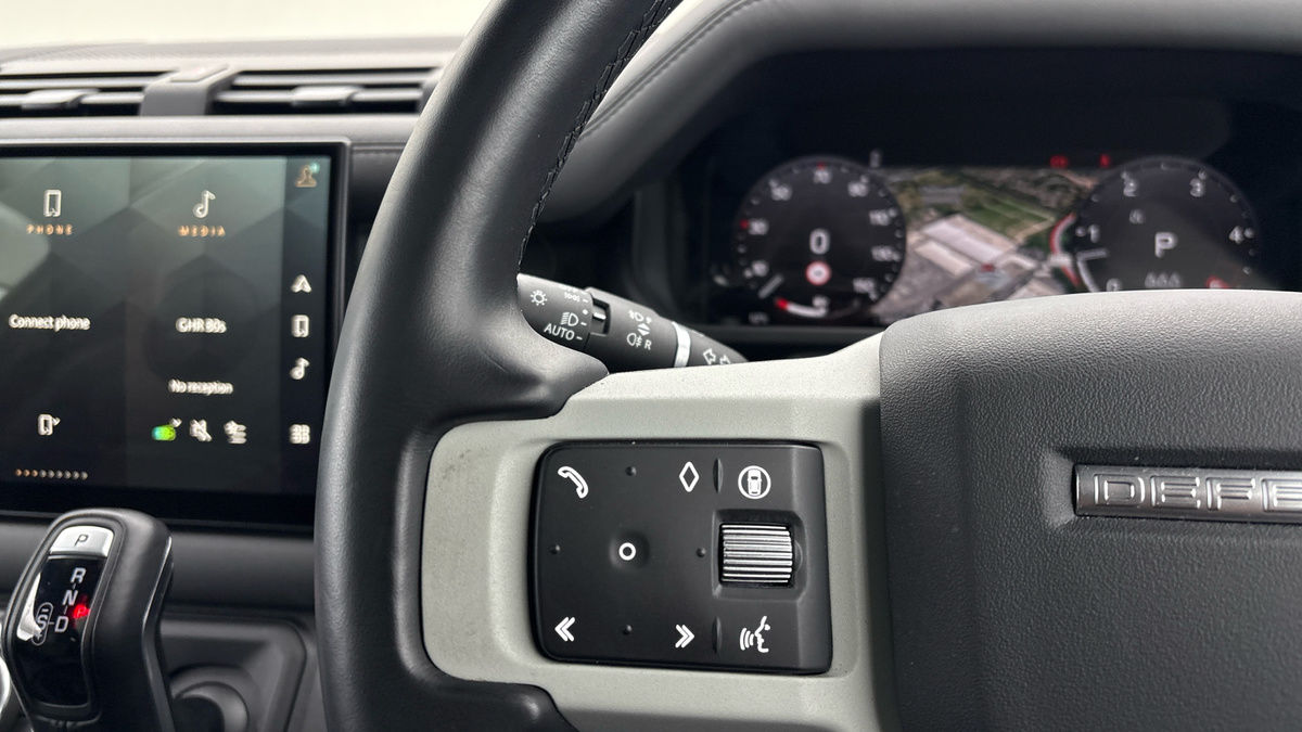 Land Rover Defender 90 Urban Image 13