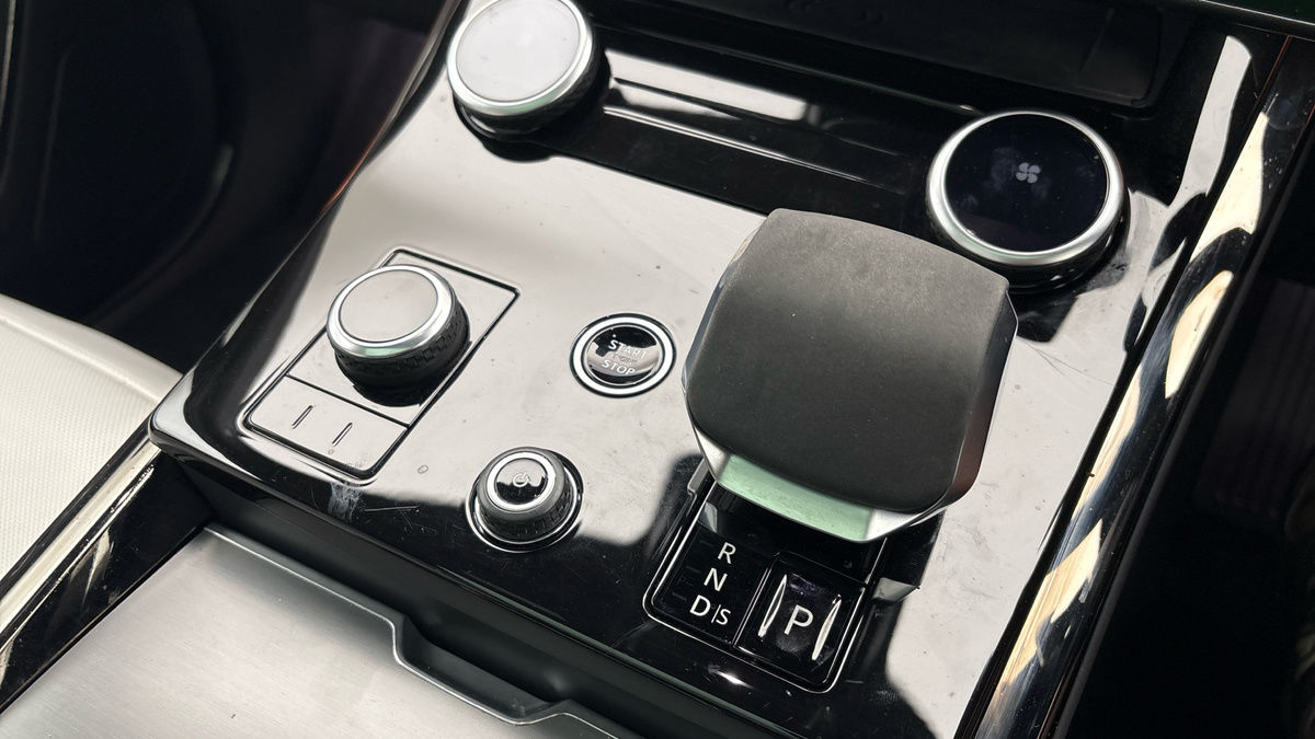 Land Rover Range Rover Sport Image 26