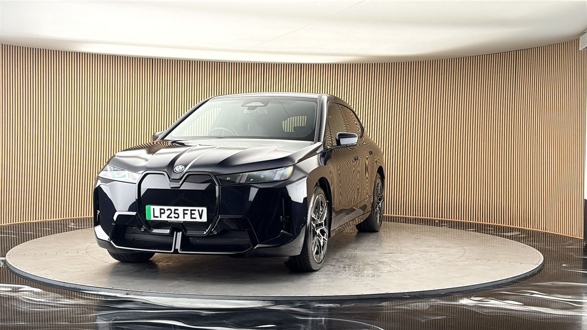 More views of BMW iX