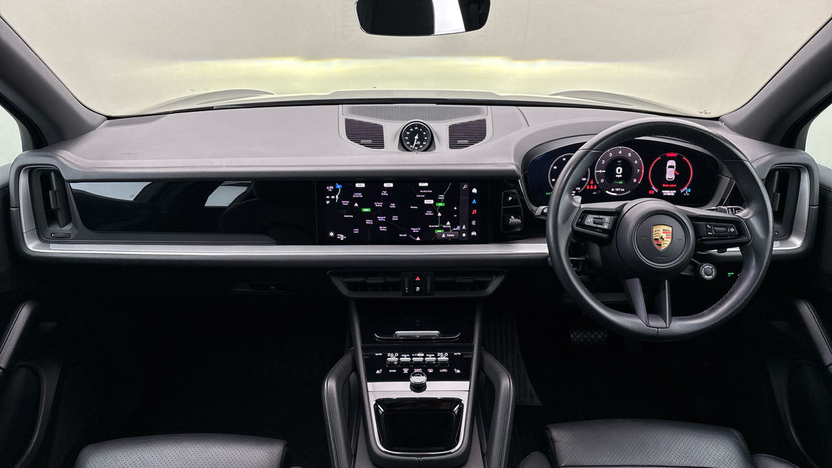 Porsche Cayenne Image 12