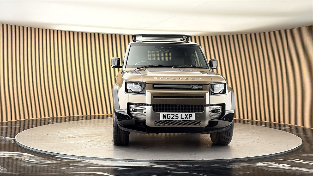 More views of Land Rover Defender 90