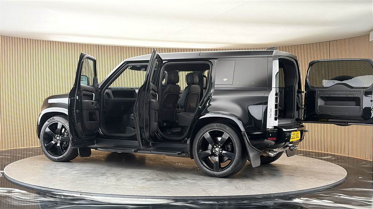 More views of Land Rover Defender 110