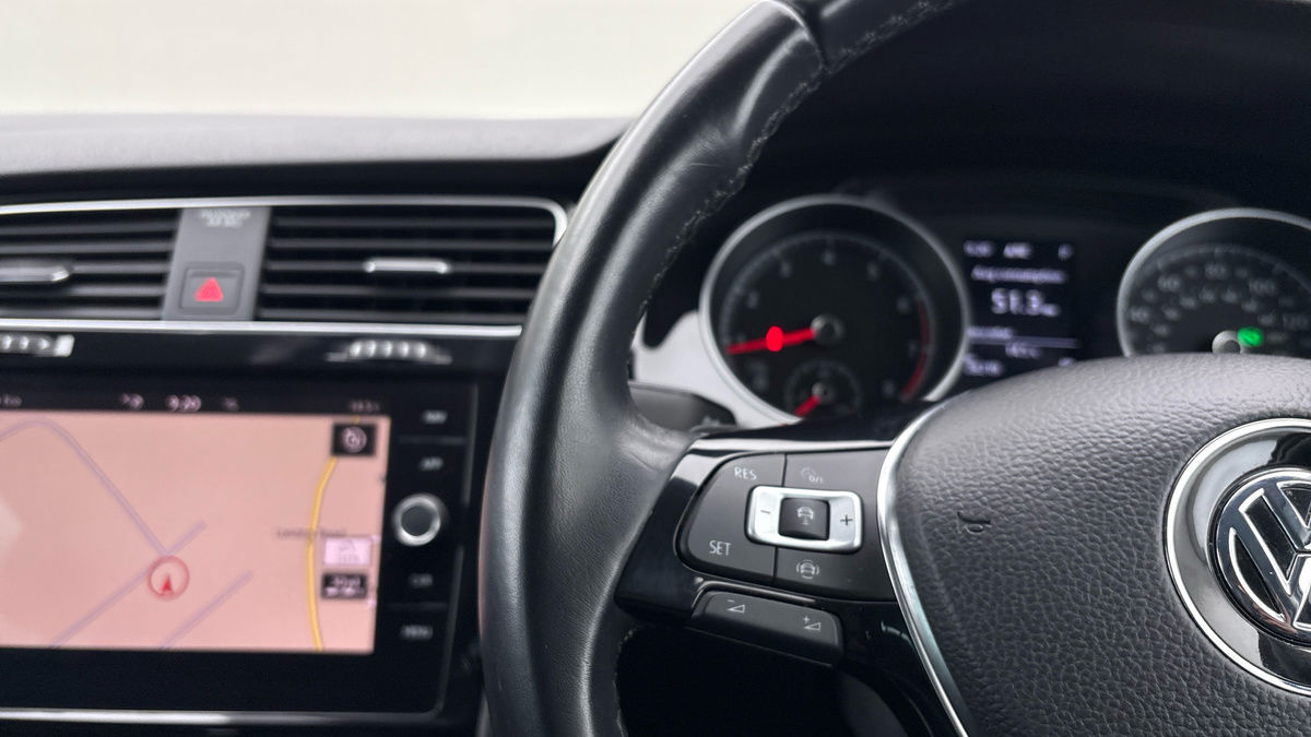 Volkswagen Golf Image 13