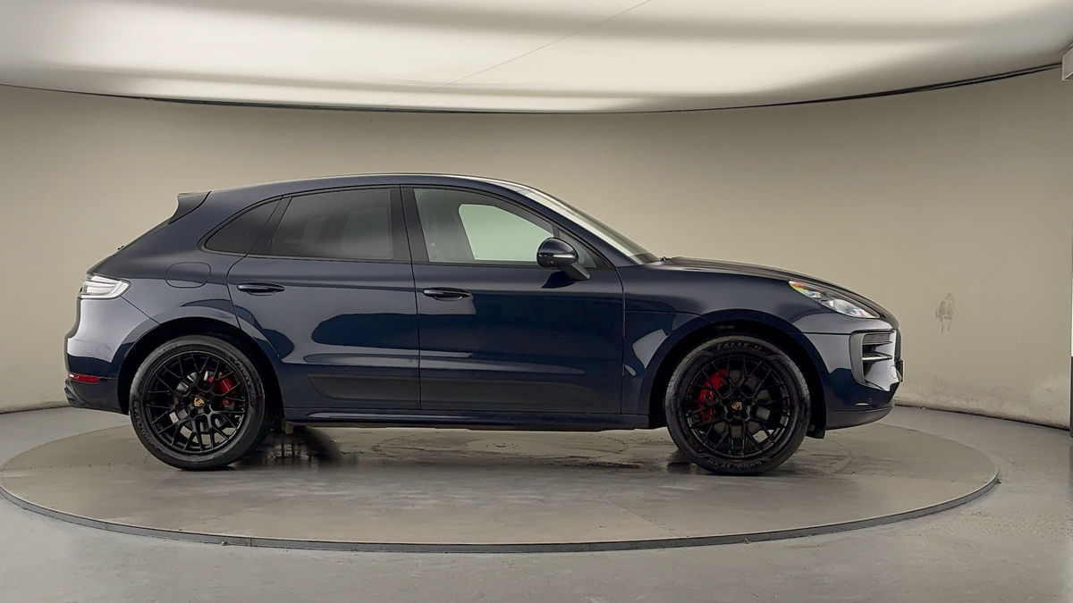 More views of Porsche Macan