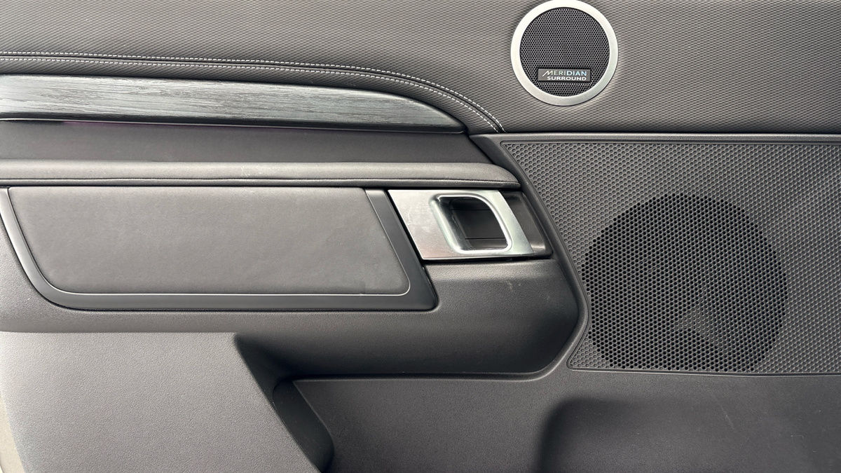 Land Rover Discovery Image 19