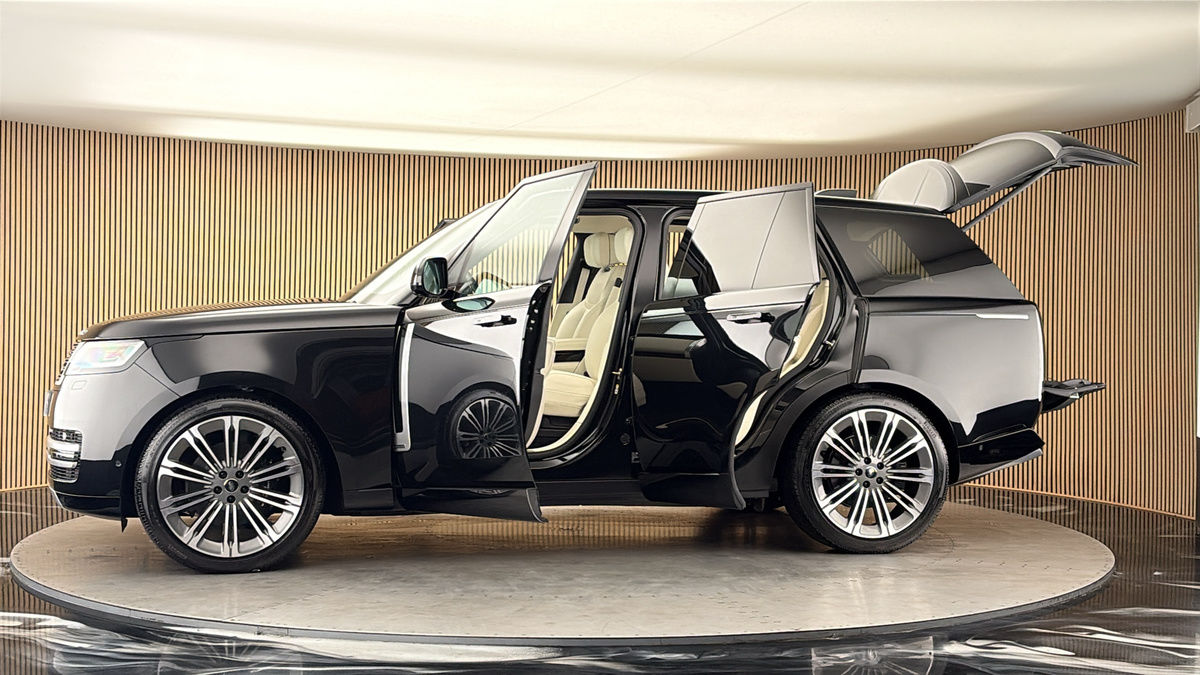 More views of Land Rover Range Rover