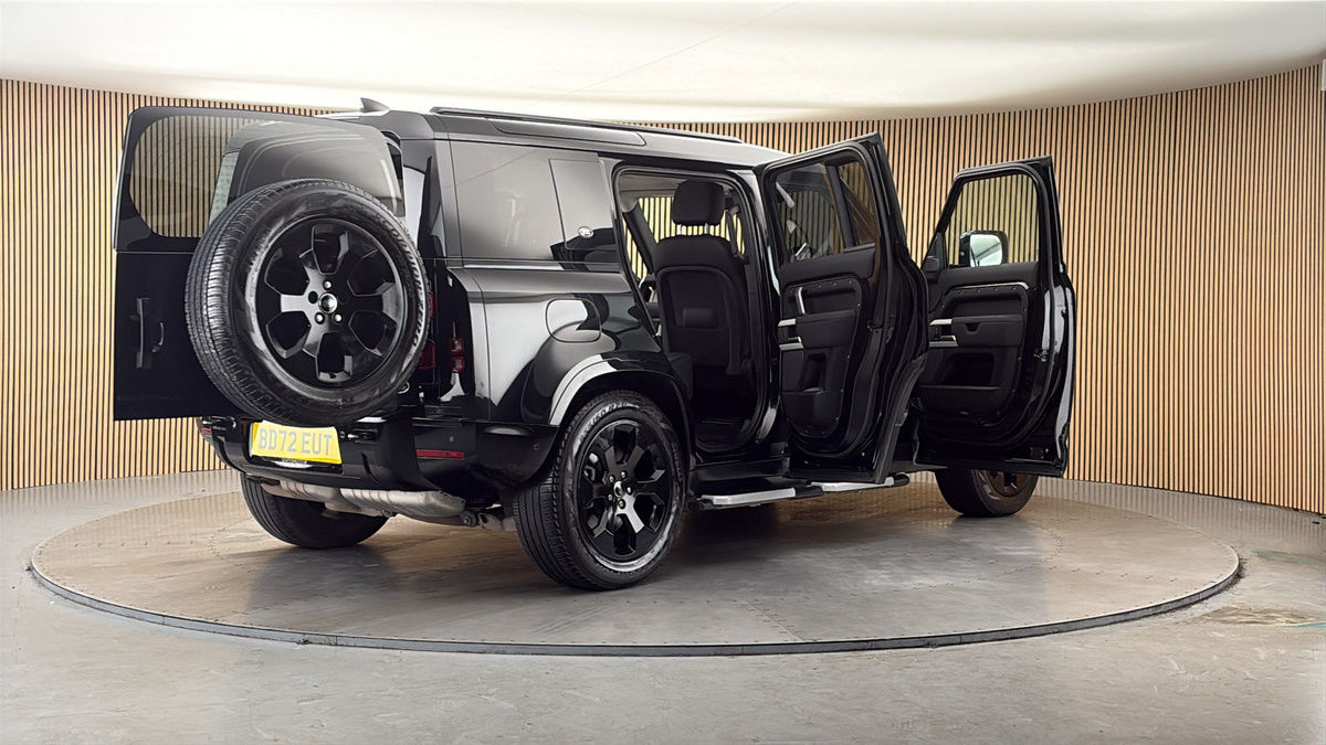 More views of Land Rover Defender 110