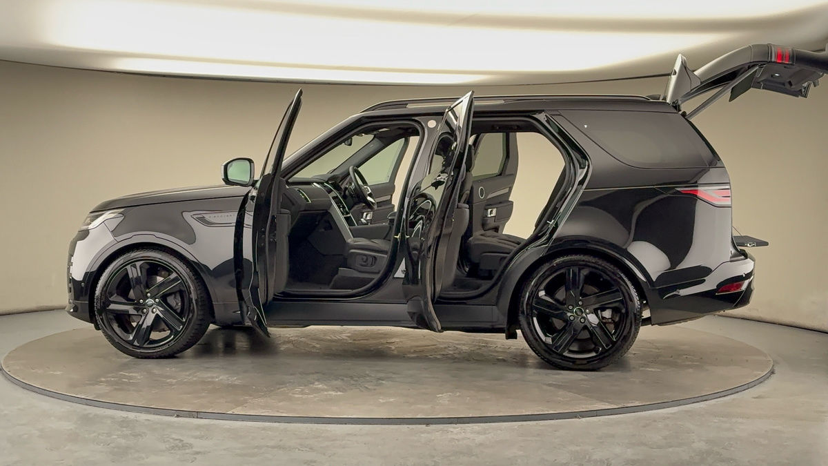 More views of Land Rover Discovery