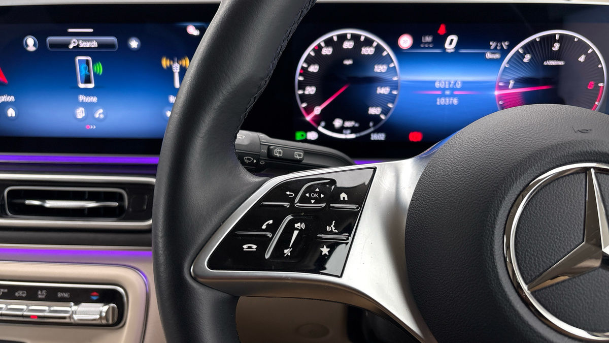 Mercedes-Benz V Class Image 13