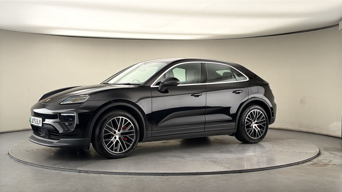More views of Porsche Macan