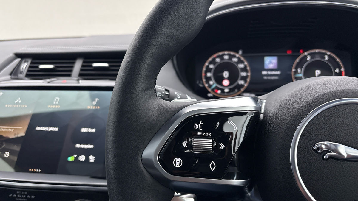 Jaguar E-PACE Image 13