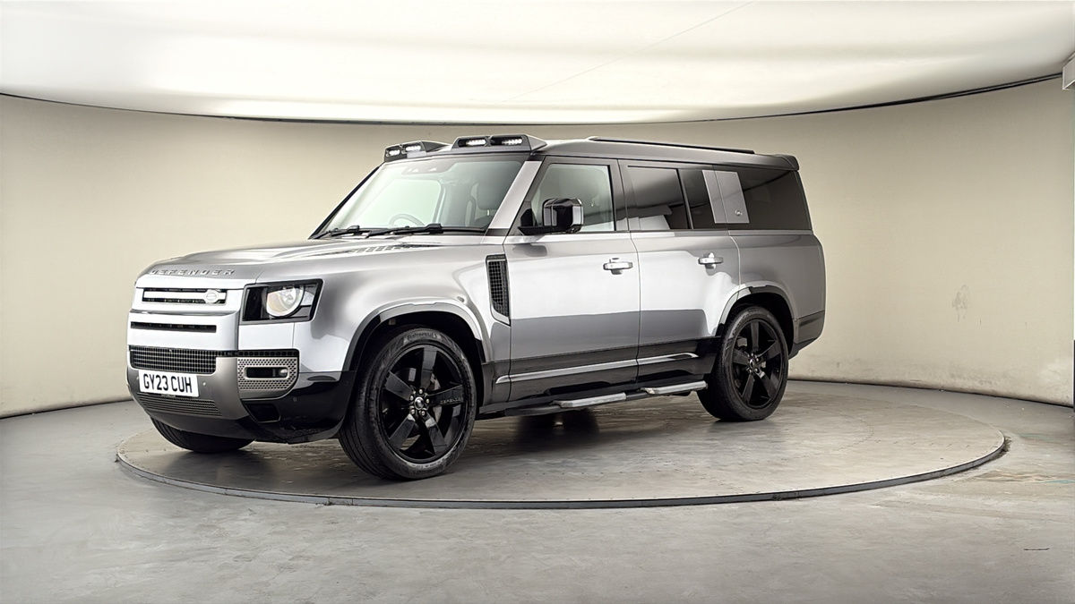 Land Rover Defender 130 Image 20