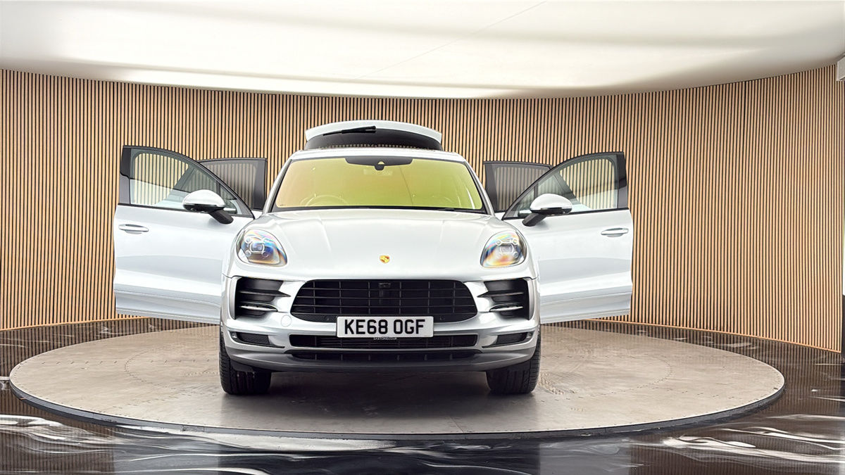 More views of Porsche Macan