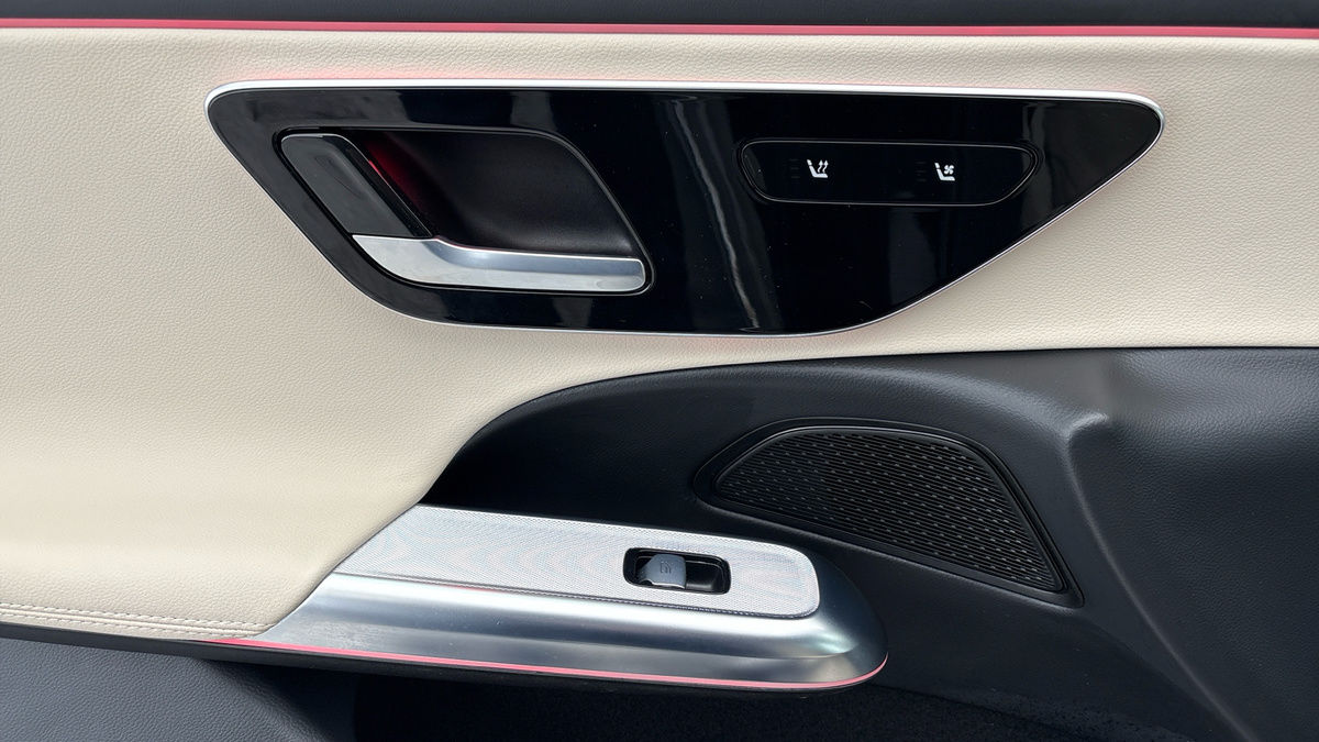 Mercedes-Benz E Class Image 19