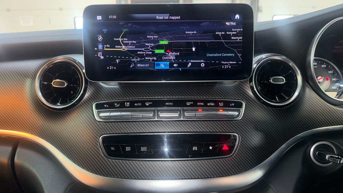Mercedes-Benz V Class Image 17