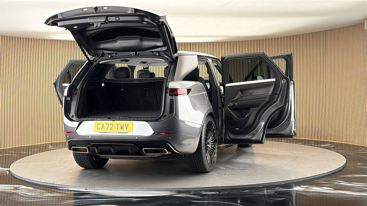 More views of Land Rover Range Rover Sport