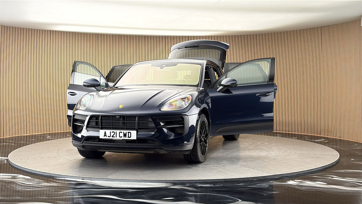 More views of Porsche Macan
