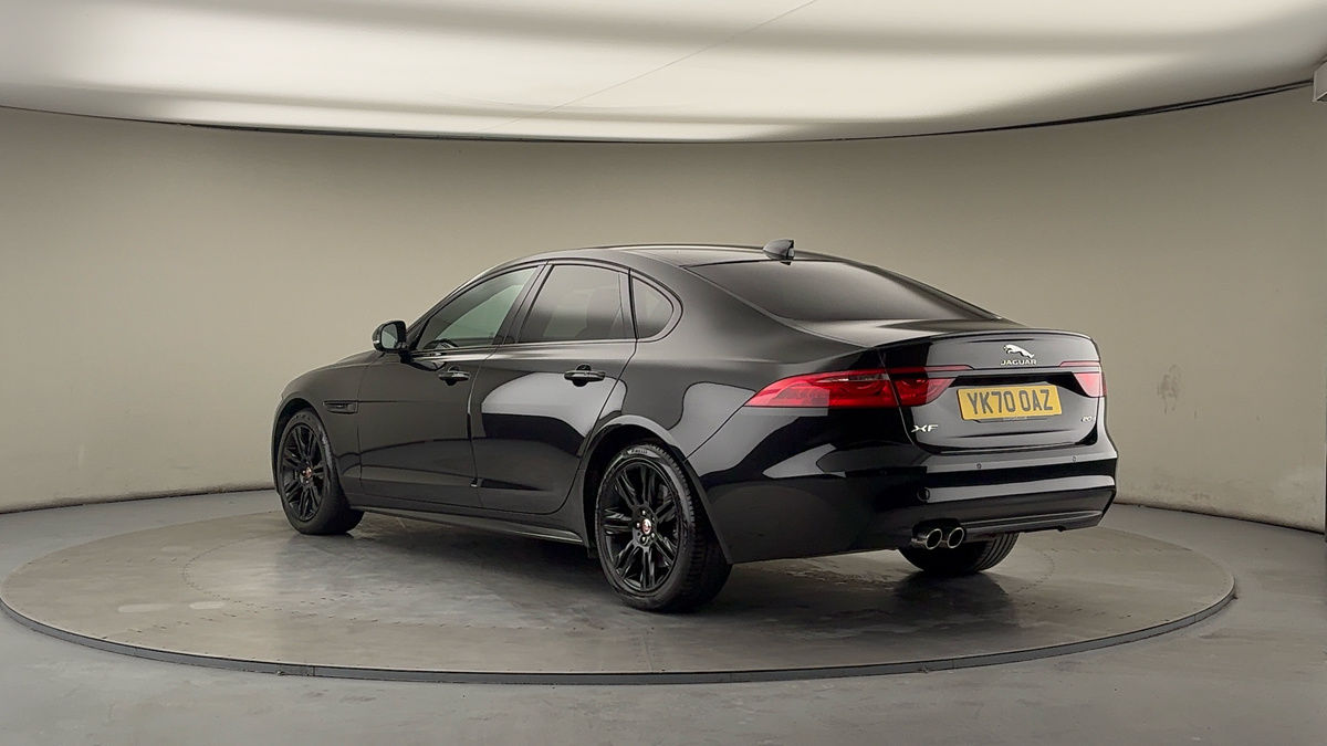 Jaguar XF Image 2