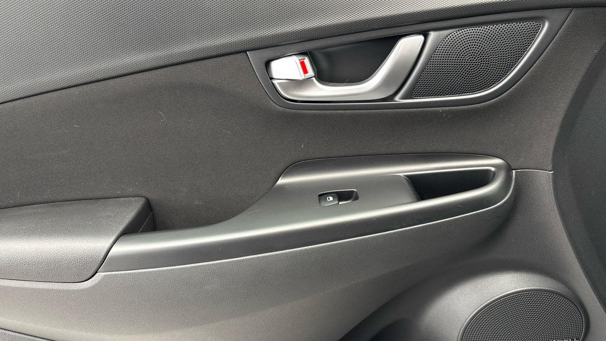 Hyundai KONA Image 19