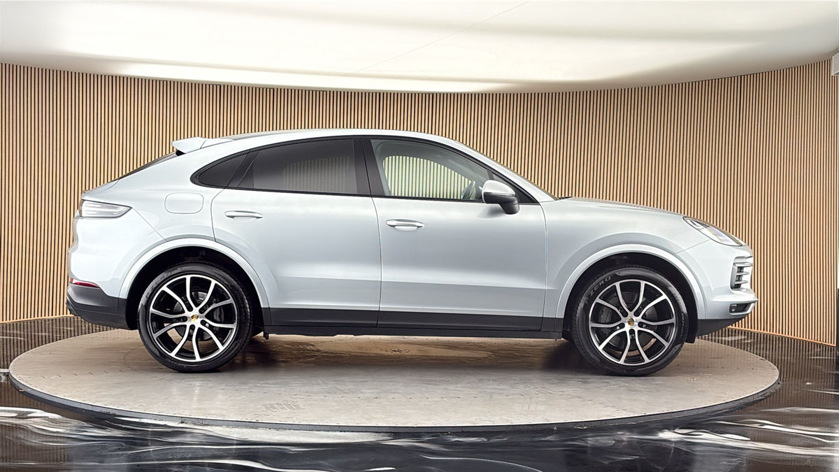 Porsche Cayenne Image 16
