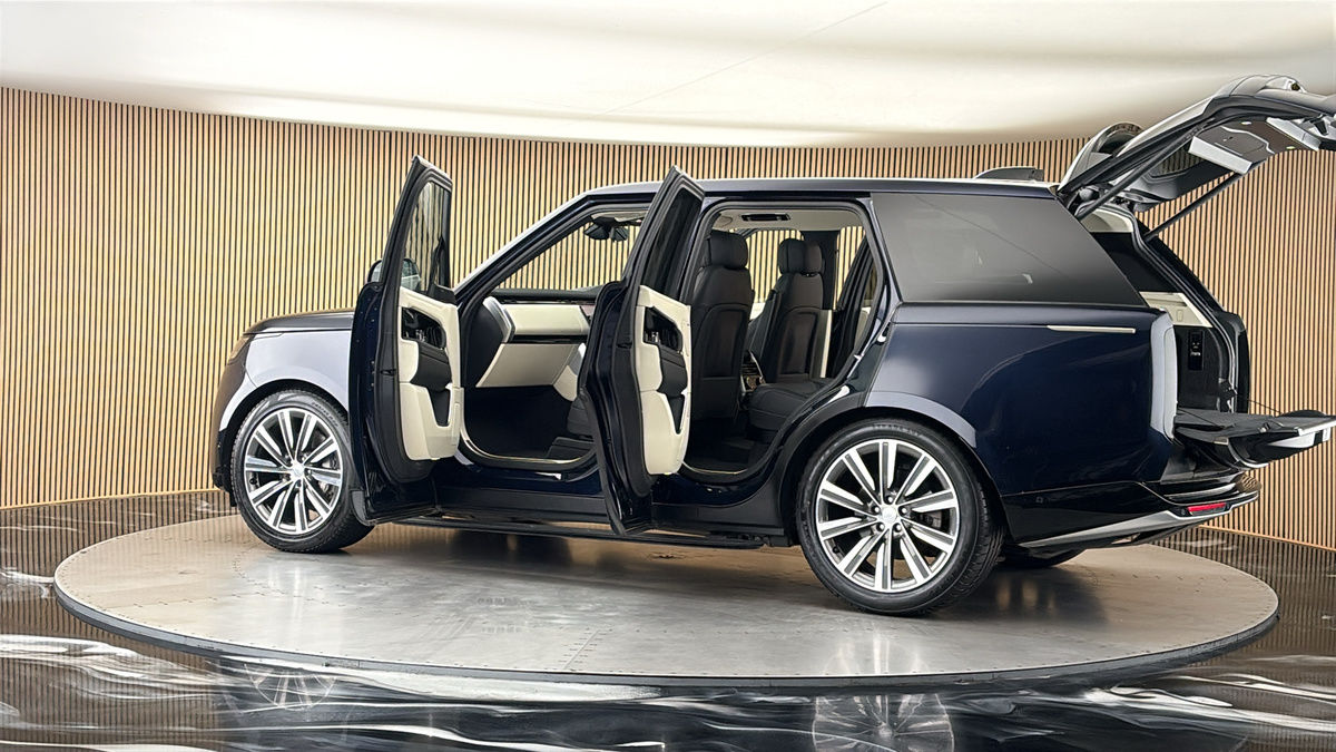 More views of Land Rover Range Rover