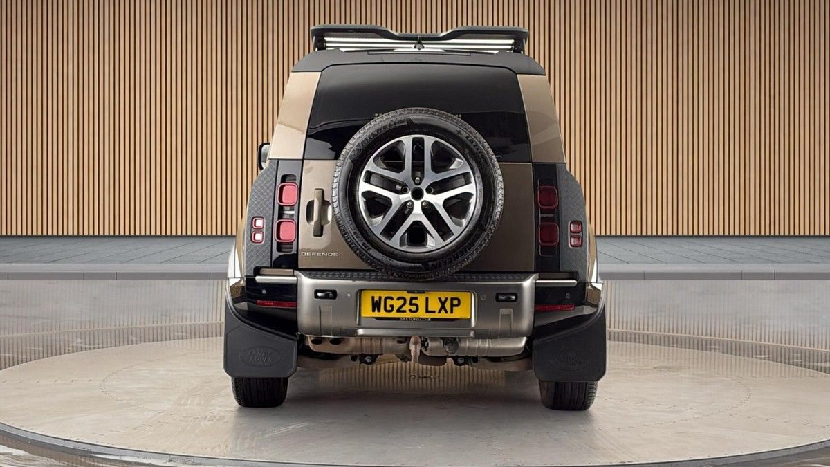 Land Rover Defender 90 Image 4