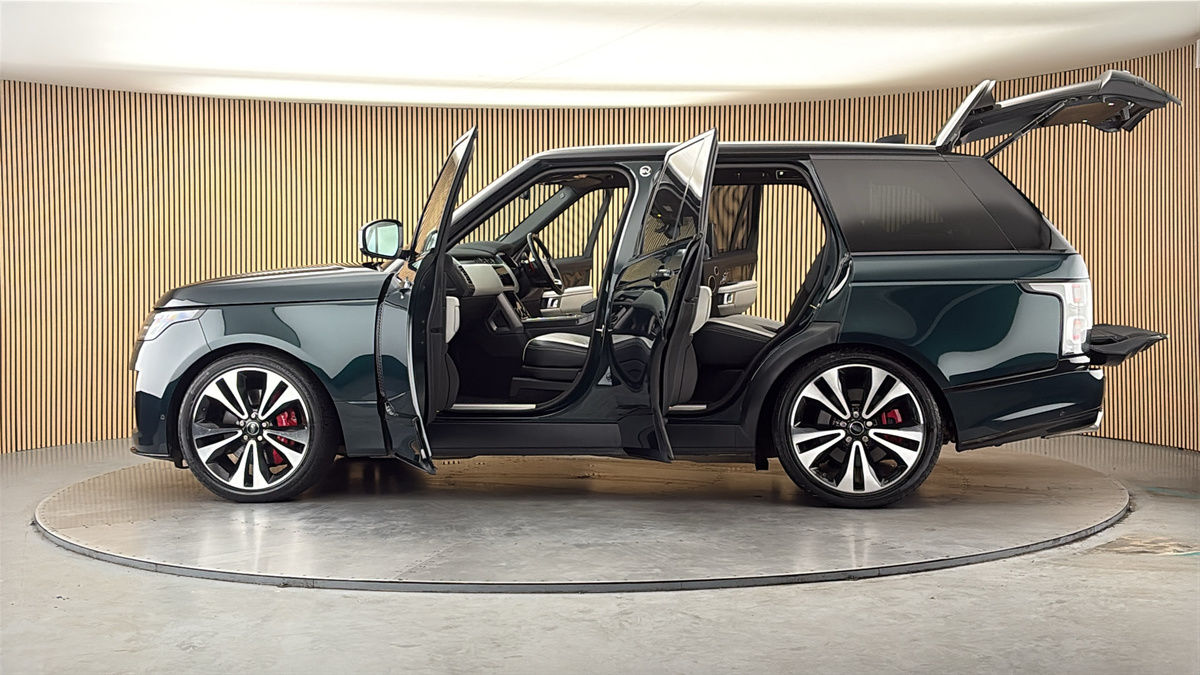 More views of Land Rover Range Rover
