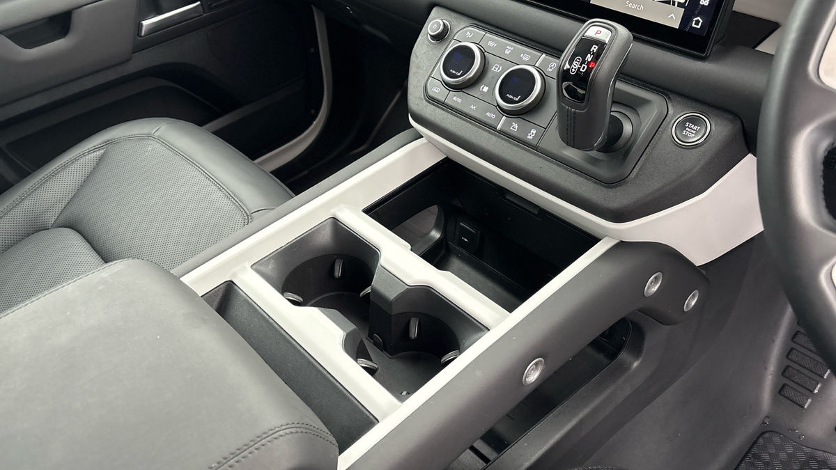 Land Rover Defender 90 Image 18