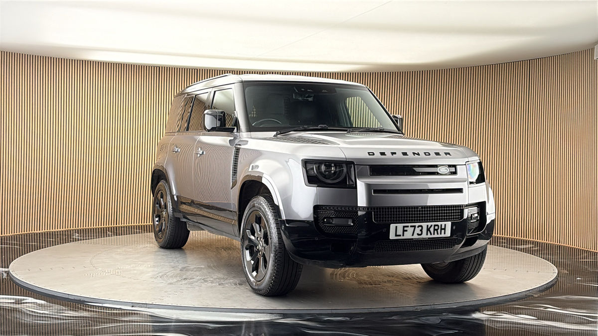 More views of Land Rover Defender 110