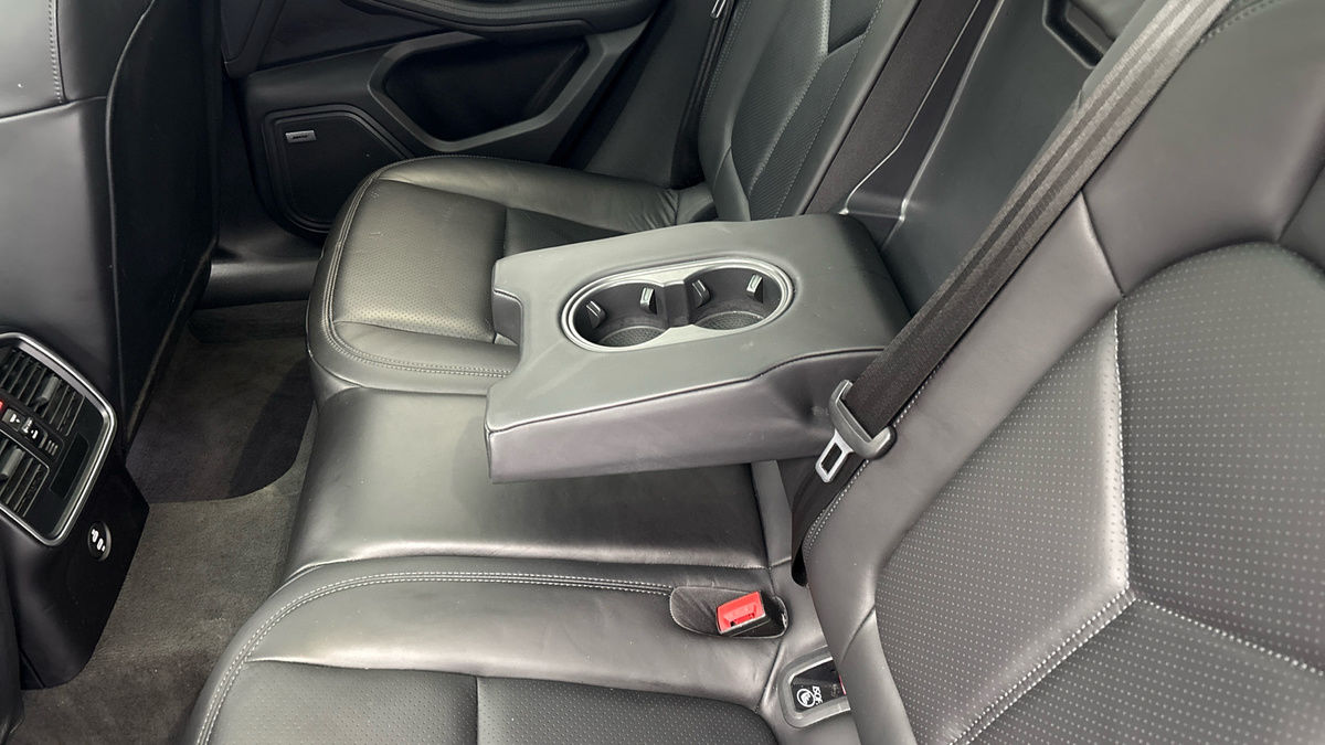 Porsche Macan Image 9