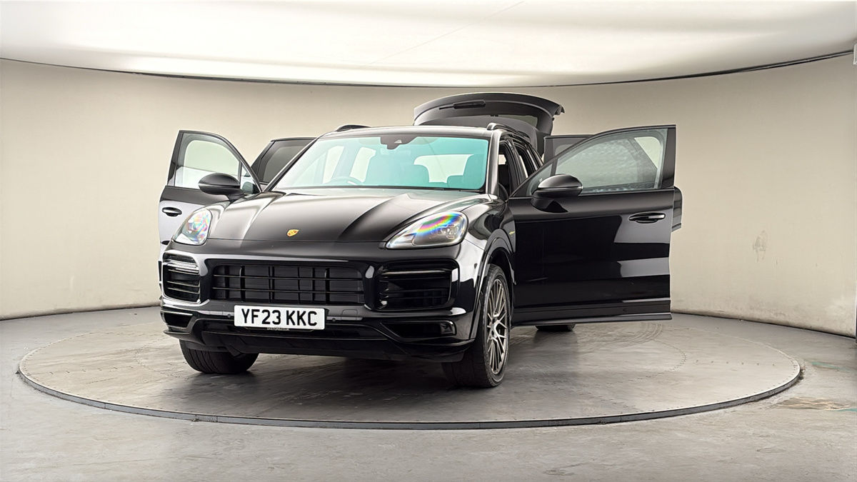 More views of Porsche Cayenne