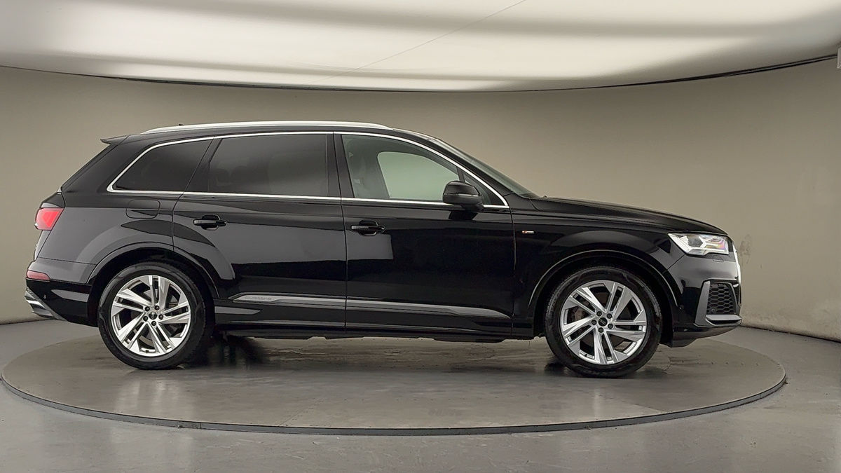 More views of Audi Q7